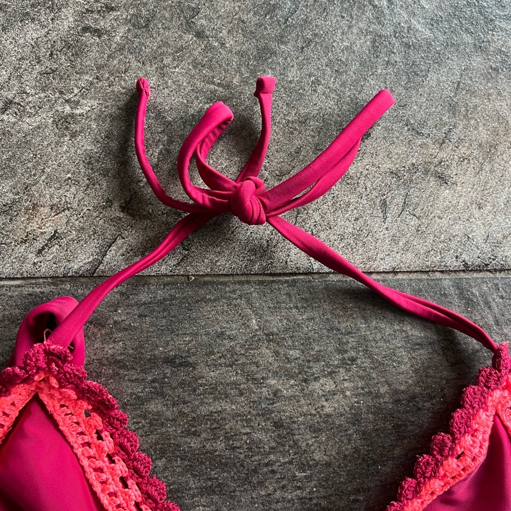 Women’s XL Arizona Jean Vibrant Pink Crochet Trim Bikini Top in good condition - Picture 4 of 8